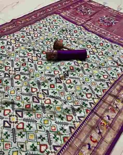 Women Zari Woven Saree with Contrast Border